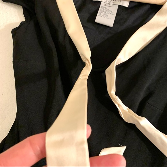 Nine West Short Sleeve Black Dress Silk Trim Size 2 - Picture 8 of 9